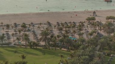 JBR 'deki kumsalda, deniz kenarındaki havadan kumsalda.