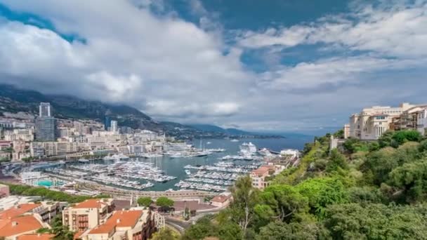 Monte Carlo cidade panorama aéreo timelapse. Vista de iates de luxo e apartamentos no porto de Mônaco, Cote dAzur . — Vídeo de Stock