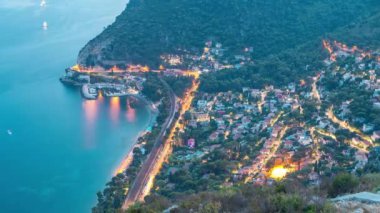 Gün gece timelapse görünümüne Akdeniz kıyı şeridi Eze kasaba Köyü nün Fransız Rivierası'nda