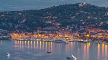 Bağlantı noktası Saint-Jean-Cap-Ferrat gün yatlar için gece timelapse, Fransa
