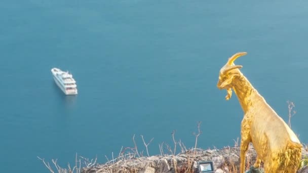 Vista panorámica del timelapse de la costa mediterránea del pueblo de Eze en la Riviera Francesa — Vídeo de stock