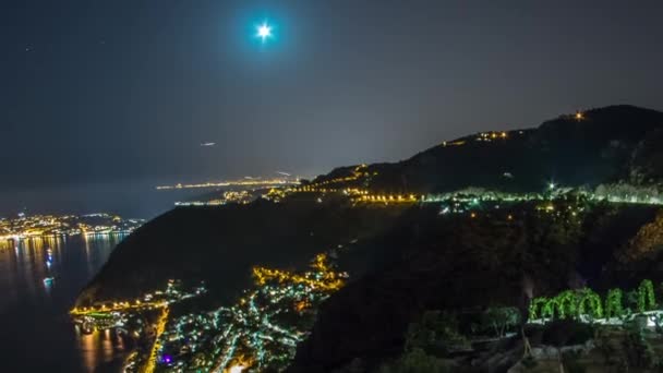 Noite timelapse vista da costa mediterrânica da cidade de Eze aldeia na Riviera Francesa — Vídeo de Stock