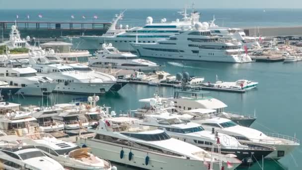 Medelhavet, båtar och Monaco yacht club timelapse i Monte Carlo-distriktet, Monaco — Stockvideo