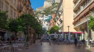Güzel eski mimari tarzı eski şehir merkezi timelapse hyperlapse Monako'daki Monte Carlo'da konut binaları