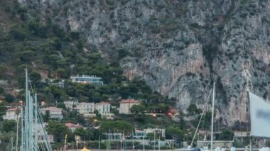 Bağlantı noktası ve peyzaj timelapse Beaulieu sur Mer, Fransa.