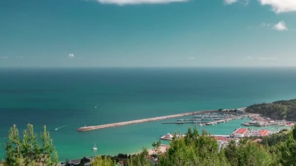 Letecký pohled na pobřežní města Sesimbra v Portugalsku timelapse — Stock video