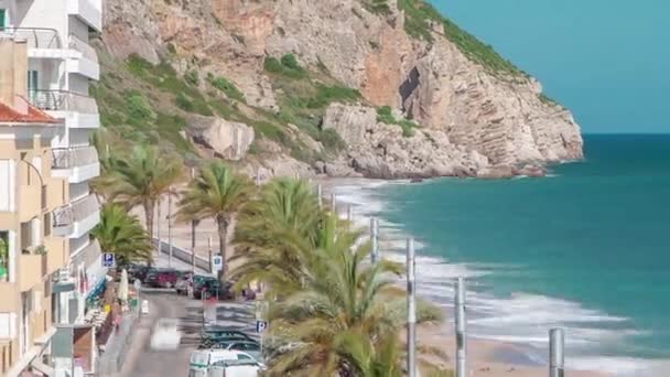 Letecký pohled na pobřežní města Sesimbra v Portugalsku timelapse — Stock video