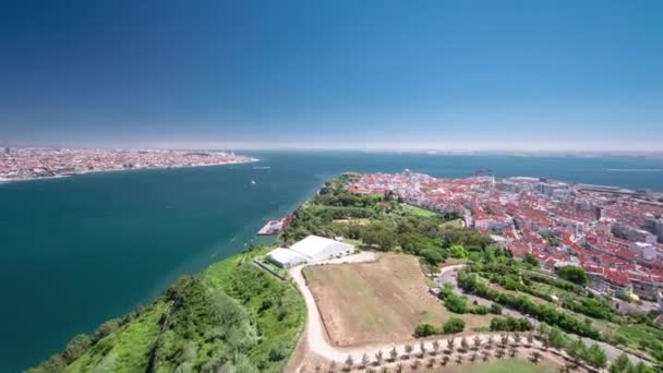 Lisboa na margem do rio Tejo, centro de Portugal timelapse — Vídeo de Stock