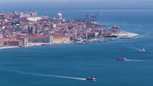 Lisboa na margem do rio Tejo, centro de Portugal timelapse — Vídeo de Stock