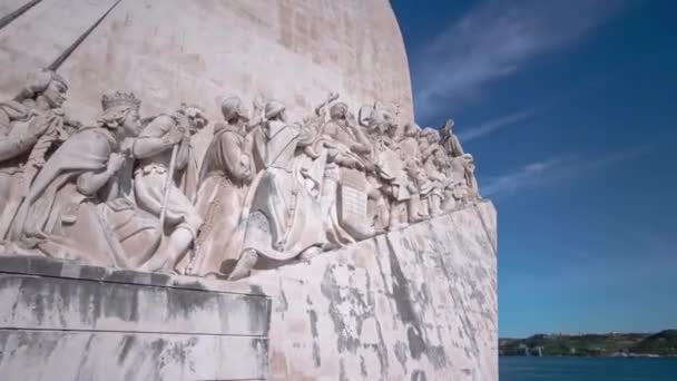 Monumen Penemuan, Lisbon, Portugal timelapse hyperlapse — Stok Video