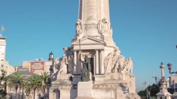 O Marquês de Pombal Square, que é uma importante rotunda no centro de Lisboa hyperlapse timelapse — Vídeo de Stock
