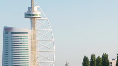 Hotel Tower parkta ebb-gelgit timelapse ile gün batımında uluslar