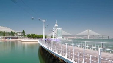 İnsanlar Tagus Nehri üzerindeki Passeio Ribeirinho 'da spor yapıyorlar. Milletler Parkı hiper hıza ulaştı