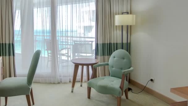 Interieur van moderne comfortabele hotel kamer timelapse — Stockvideo