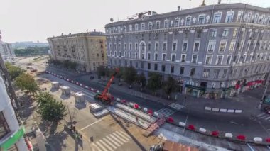 Vinç yol inşaat site timelapse, beton plaka yükleme.