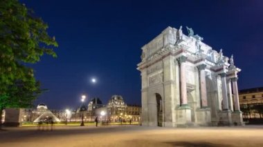 Işıklı Arc de Triomphe du atlıkarınca, gece timelapse