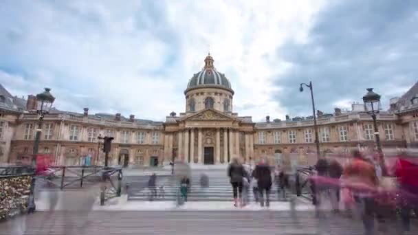 Instituto de França em Paris a partir de Pont des Arts hyperlapse timelapse — Vídeo de Stock