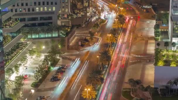 Skyline vista del traffico su Al Saada strada vicino DIFC quartiere notte timelapse a Dubai, Emirati Arabi Uniti. — Video Stock