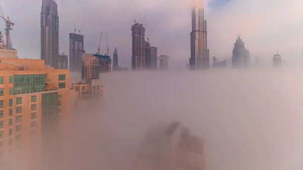 Vista Aérea Ciudad Dubai Temprano Mañana Durante Timelapse Niebla Salida —  Fotos de Stock