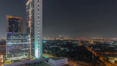 Zabeel bölgesindeki bahçe, arka plandaki gökdelenler, Dubai, BAE 'deki hava zaman çizelgesi.