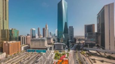 Dubai Uluslararası Finans Bölgesi hava kuvvetleri tüm gün yayın yapacak. İş ve finans kulelerinin panoramik görünümü.