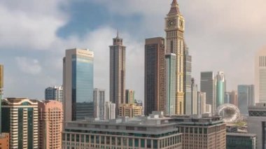 Dubai Uluslararası Finans Bölgesi Havacılık Zaman Çizelgesi. İş ve finans kulelerinin panoramik görünümü.