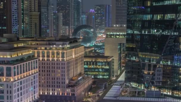 Dubai International Financial district air night timelapse (em inglês). Vista de negócios e torres de escritório financeiro. — Vídeo de Stock