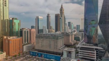 Dubai Uluslararası Finans Bölgesi Havacılık Zaman Çizelgesi. İş ve finans kulelerinin panoramik görünümü.