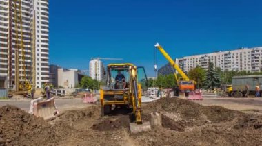 Endüstriyel kamyon yükleyici kazıcı yer kazma zamanı