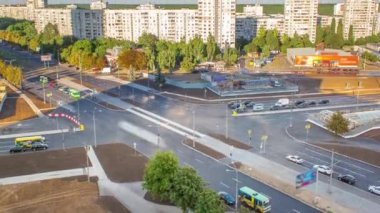 Yeni asfalt yolu yapım aşamasında olan hava manzaralı..