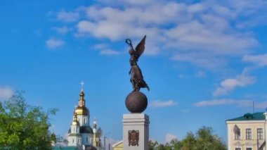 Bağımsızlık Anıtı zaman aşımına uğradı. Kharkiv, Ukrayna