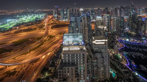 Panorama Pokazująca Przystań Dubaju Jlt Oświetlały Drapacze Chmur Wzdłuż Sheikh — Zdjęcie stockowe