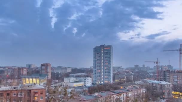 Kharkiv staden ovanifrån dag till natt timelapse på vintern. Ukraina. — Stockvideo