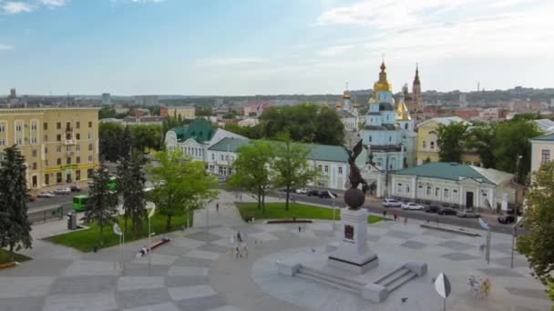 Αεροφωτογραφία από την πλατεία του Συντάγματος timelapse στο κέντρο της πόλης Χάρκοβο. — Αρχείο Βίντεο