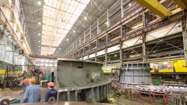 Průmyslová výroba turbín pro těžký průmysl timelapse. Obrovské ocelové turbíně komponenty. — Stock video