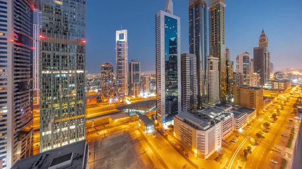 Εναέρια Πανόραμα Της Διεθνούς Οικονομικής Περιοχής Ντουμπάι Πολλούς Ουρανοξύστες Νύχτα — Φωτογραφία Αρχείου