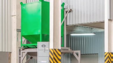 Elektrik değirmen makine ve tohum timelapse üretimi için Asansör. Tahıl ekipman.