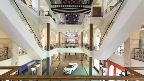 Bewegings roltrappen in het moderne winkelcentrum timelapse hyperlapse. — Stockvideo