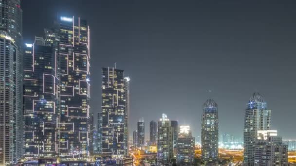 Luxe jacht baai in de stad lucht nacht timelapse in Dubai jachthaven — Stockvideo