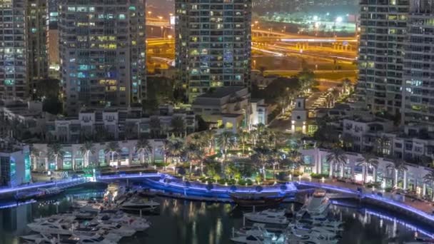 Fonte pitoresca no Dubai Marina passeio aéreo noite timelapse — Vídeo de Stock