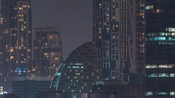 Dubais Wolkenkratzer Mit Beleuchteten Fenstern Nächtlichen Zeitraffer Luftaufnahme Von Den — Stockfoto