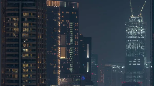 Krane Die Modernen Baustellen Arbeiten Arbeiten Zeitraffer Neuen Wolkenkratzern Fenster — Stockfoto