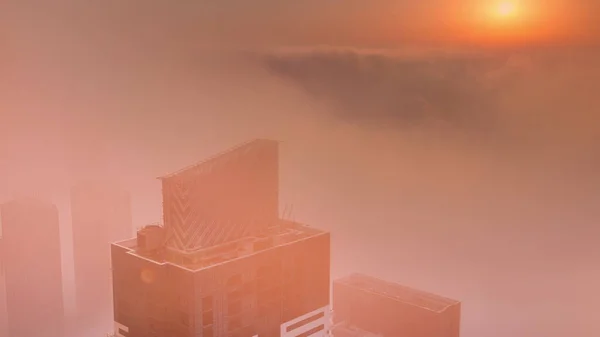 Salida Del Sol Sobre Rara Niebla Invernal Madrugada Sobre Horizonte — Foto de Stock