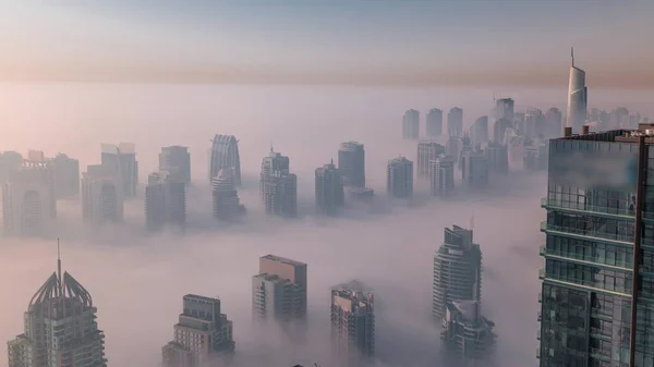 Dimma Täckte Jlt Skyskrapor Och Marina Torn Nära Sheikh Zayed — Stockfoto