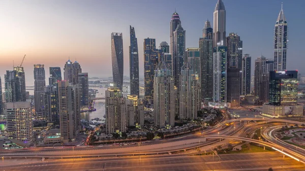 Mrakodrapy Dubai Marina Osvětlenými Nejvyššími Obytnými Budovami Den Dne Noci — Stock fotografie