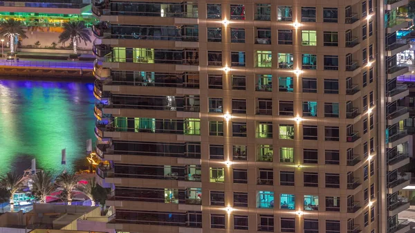 Fenster Außenbereich Eines Hochhauses Späten Abend Mit Leuchtenden Und Blinkenden — Stockfoto