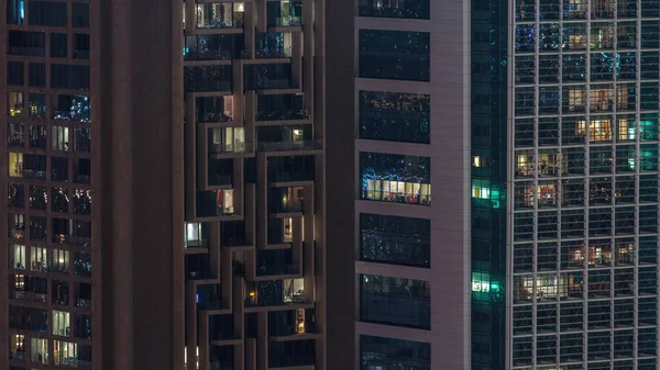 Ventanas Exterior Del Edificio Gran Altura Final Noche Con Luces —  Fotos de Stock