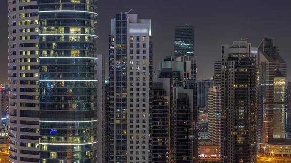 Dubai Nin Hangarı Konut Kuleleri Hava Gece Zaman Çizelgesi Pencerelerinde — Stok fotoğraf