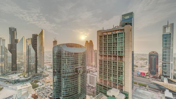 Puesta Sol Sobre Los Rascacielos Del Centro Financiero Internacional Dubái —  Fotos de Stock