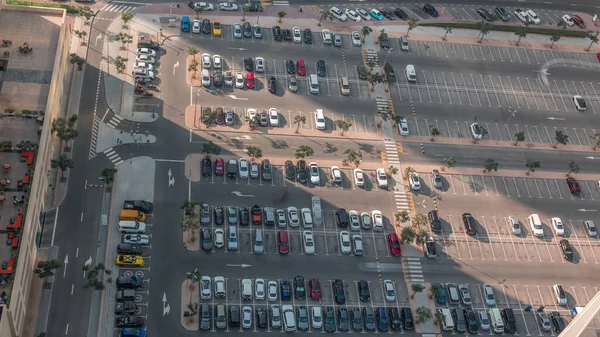 Vista Aérea Estacionamento Com Muitos Carros Fileiras Timelapse Grande Área — Fotografia de Stock